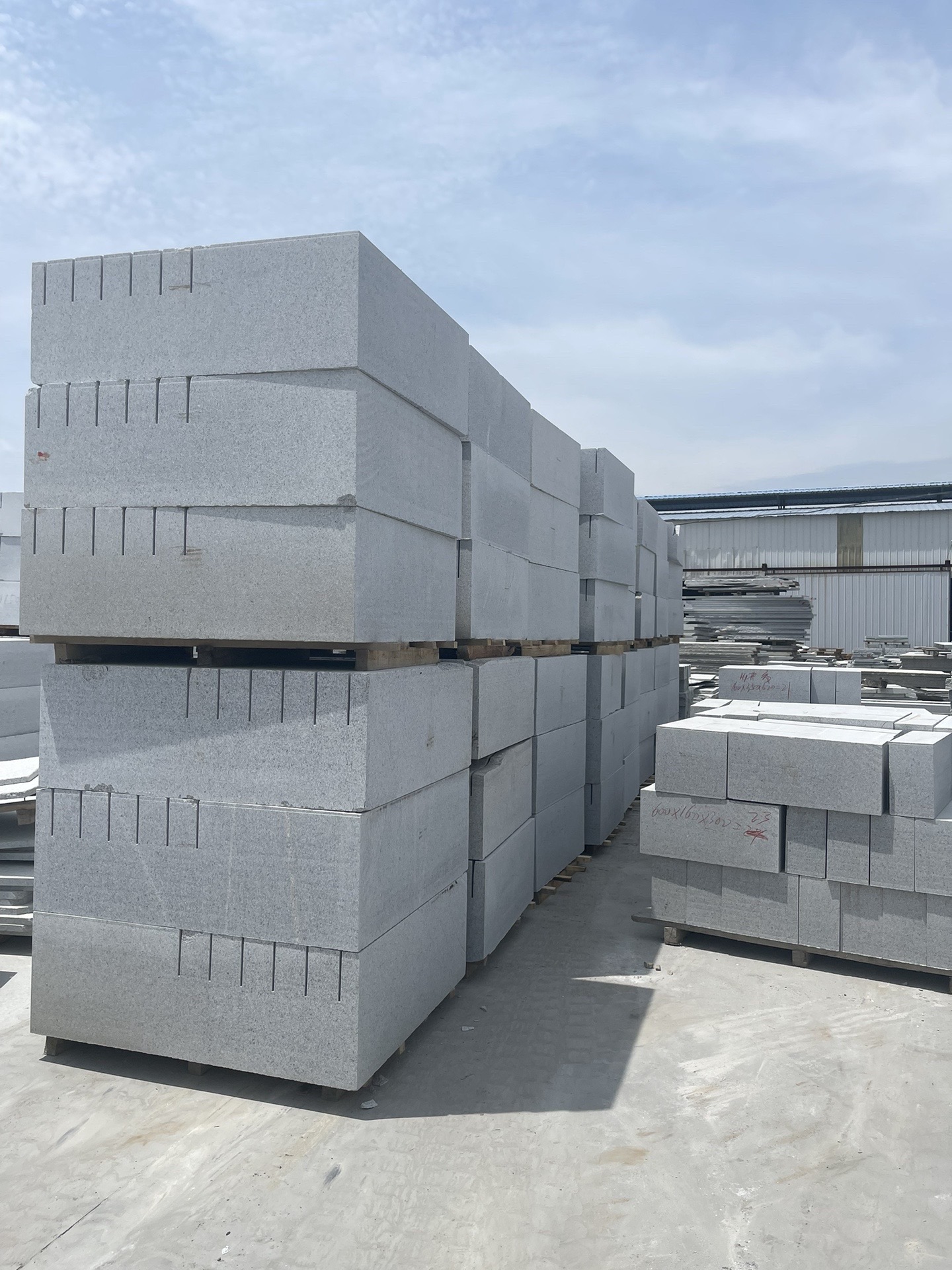 芝麻灰石材火燒板鋪路石每平方價格(圖3)